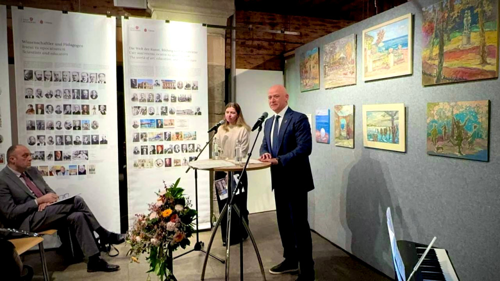 1560 image for slide